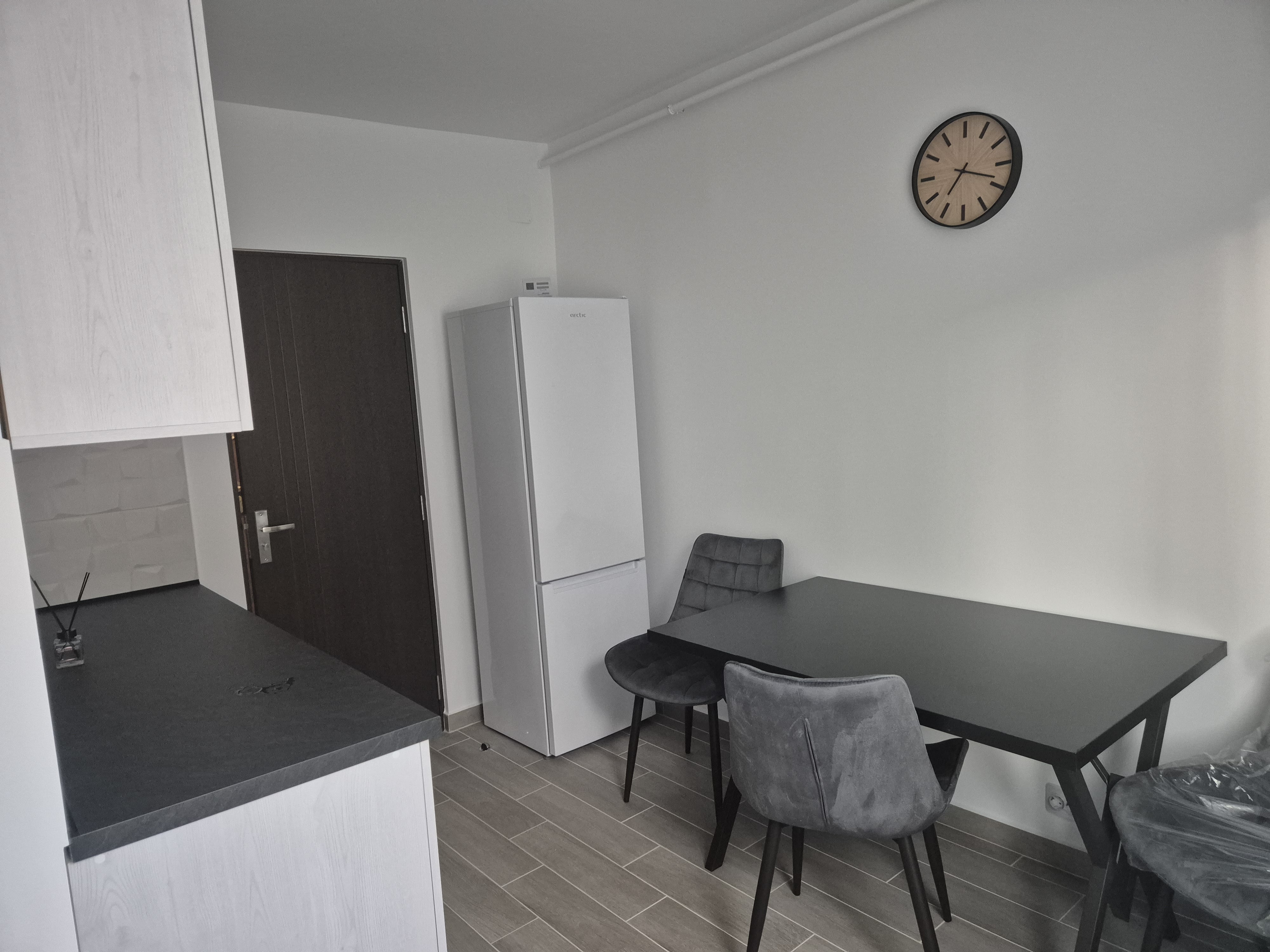 Kitchen — Modern 2-Bedroom Apartment